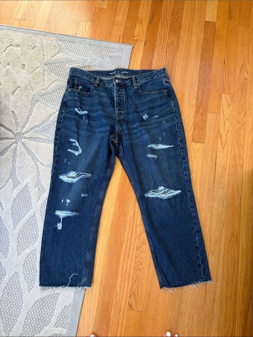 Old Navy Women’s Dark Blue Distressed Relaxed Jeans